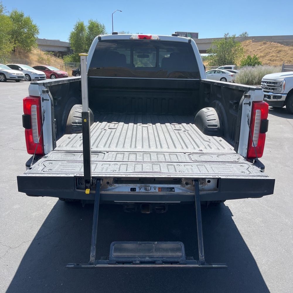 2023 Ford F-350 Super Duty Lariat