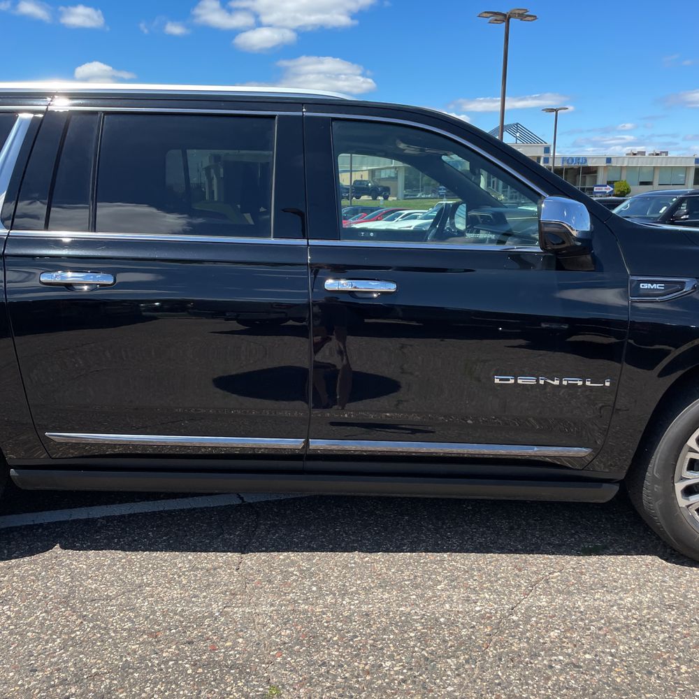 2023 GMC Yukon XL Denali Ultimate
