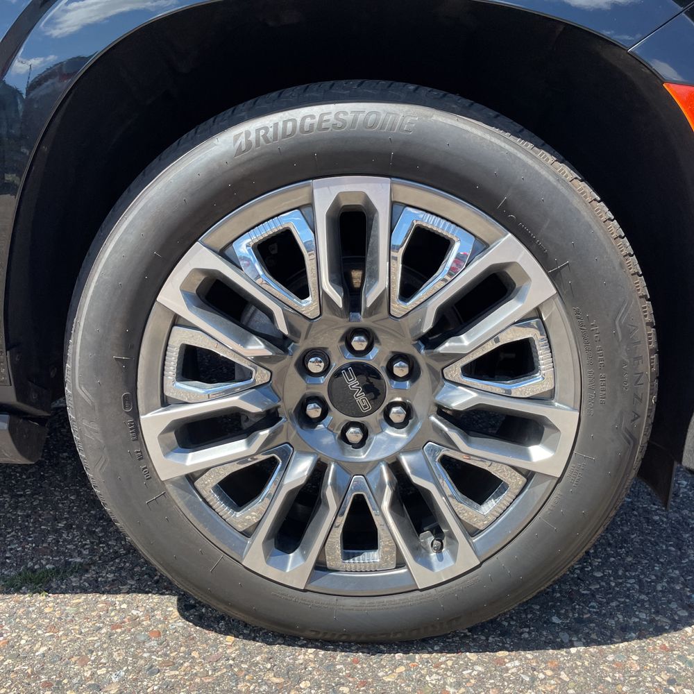 2023 GMC Yukon XL Denali Ultimate
