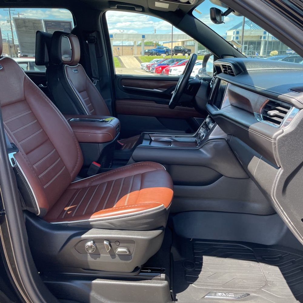 2023 GMC Yukon XL Denali Ultimate