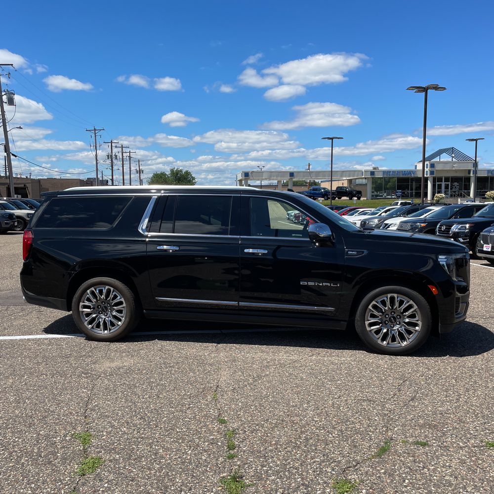 2023 GMC Yukon XL Denali Ultimate