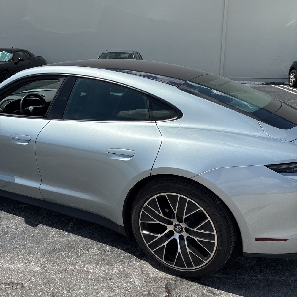 2022 Porsche Taycan Base