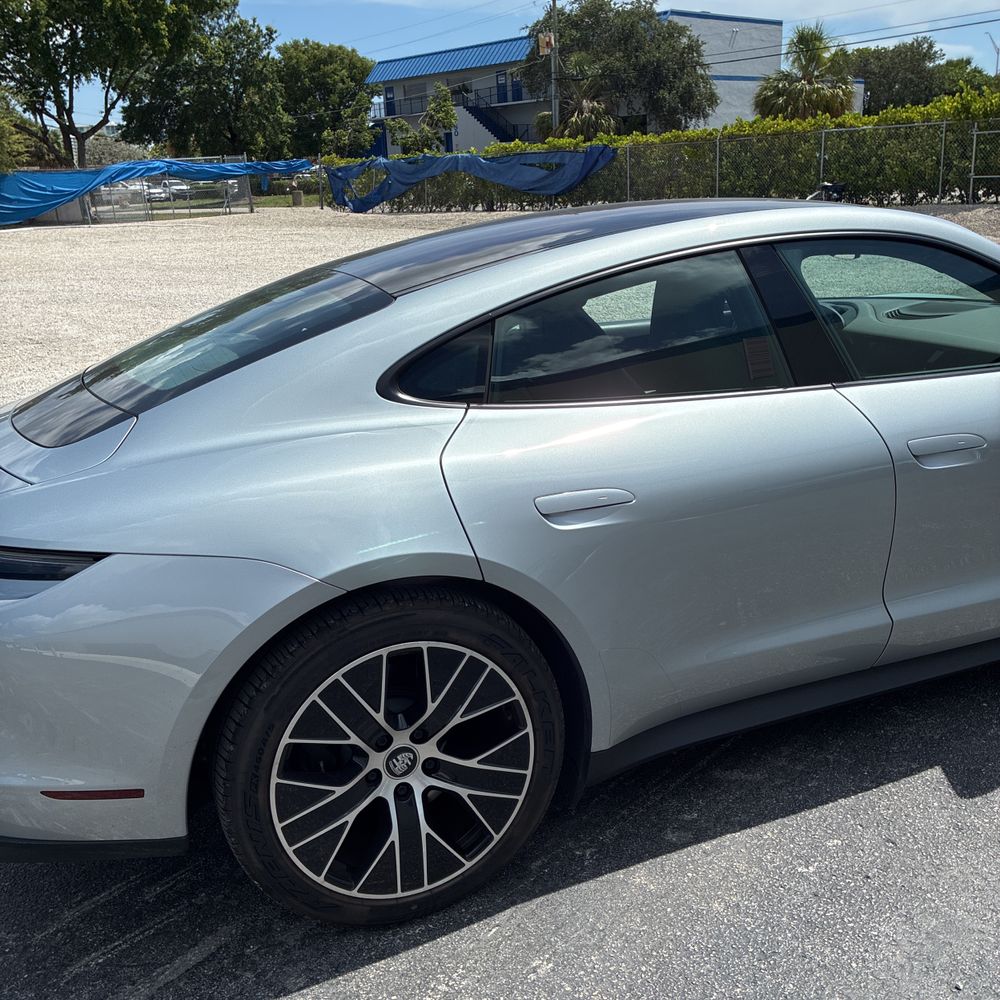 2022 Porsche Taycan Base