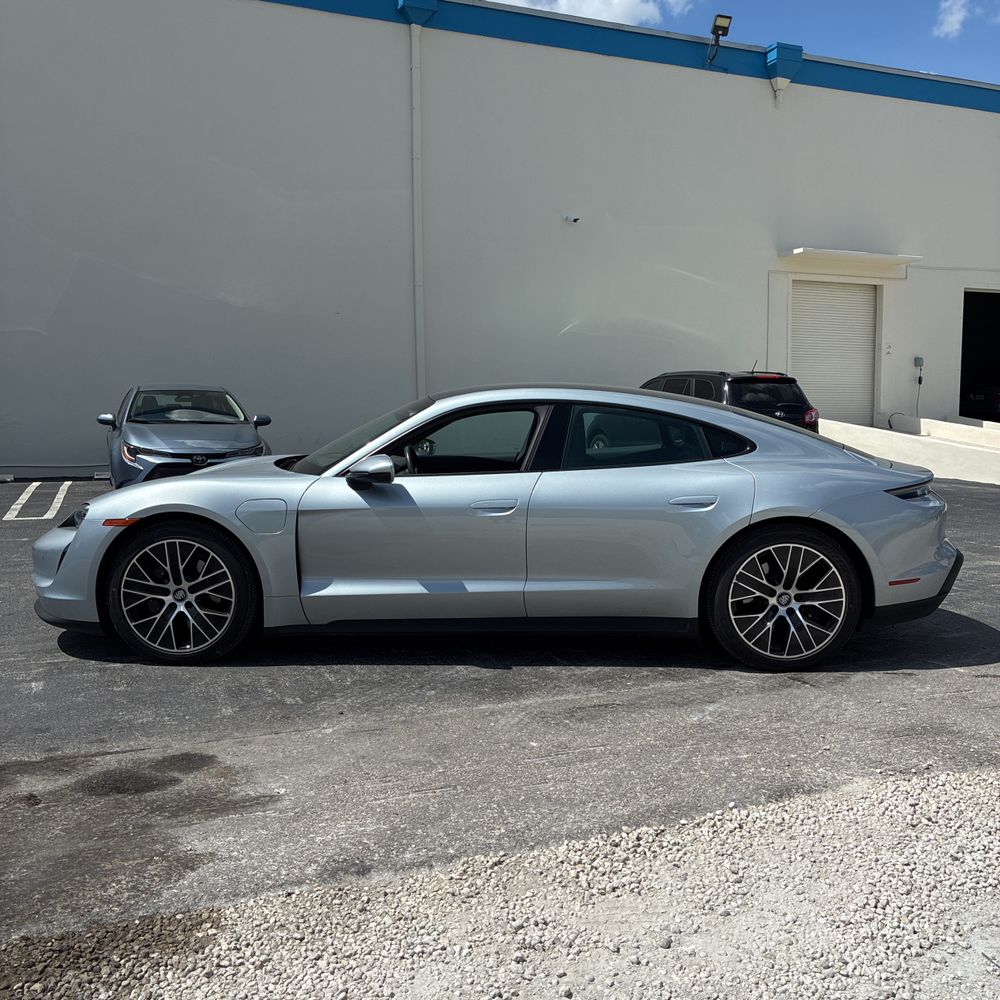 2022 Porsche Taycan Base