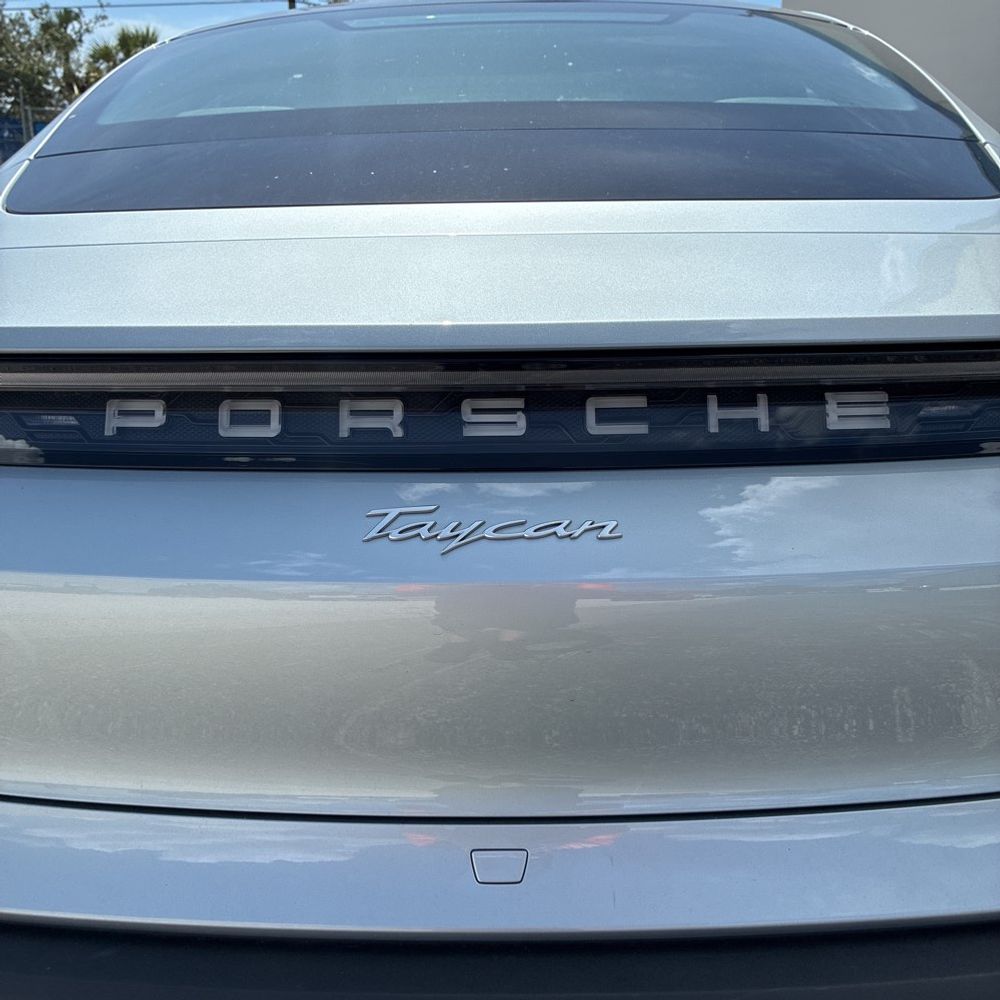2022 Porsche Taycan Base