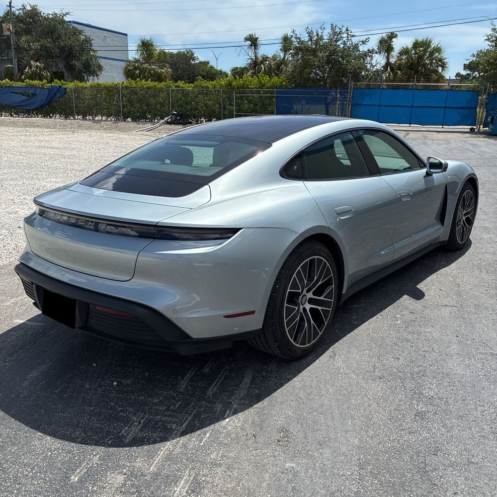 2022 Porsche Taycan Base