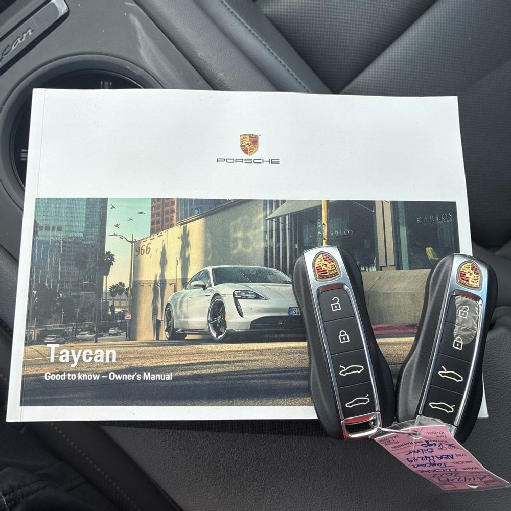 2022 Porsche Taycan Base