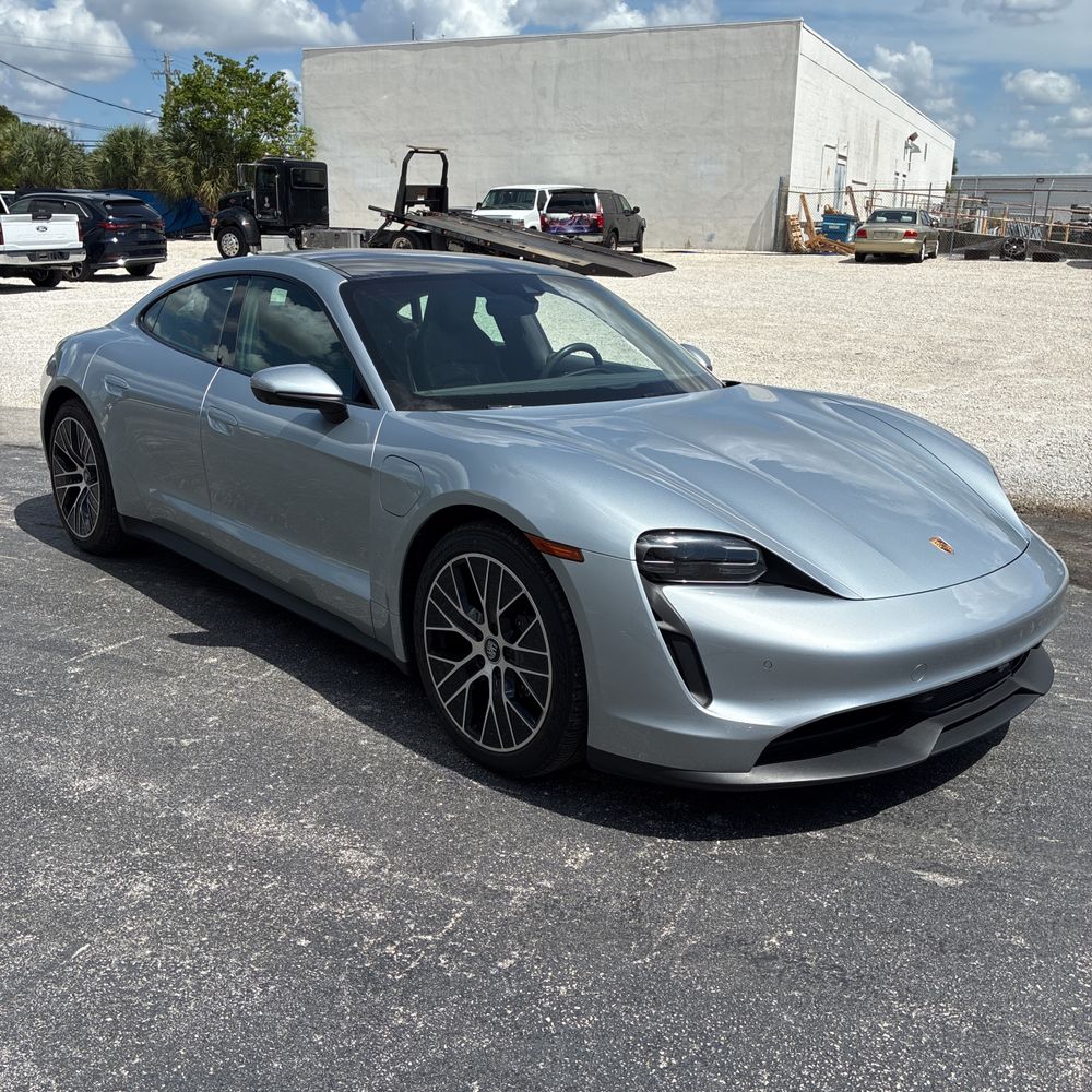 2022 Porsche Taycan Base