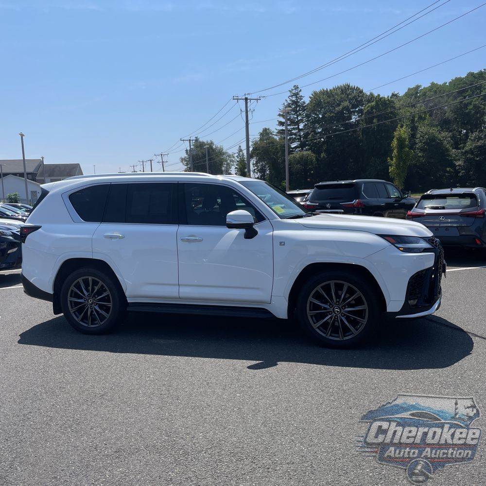 2023 Lexus LX 600 F SPORT Handling