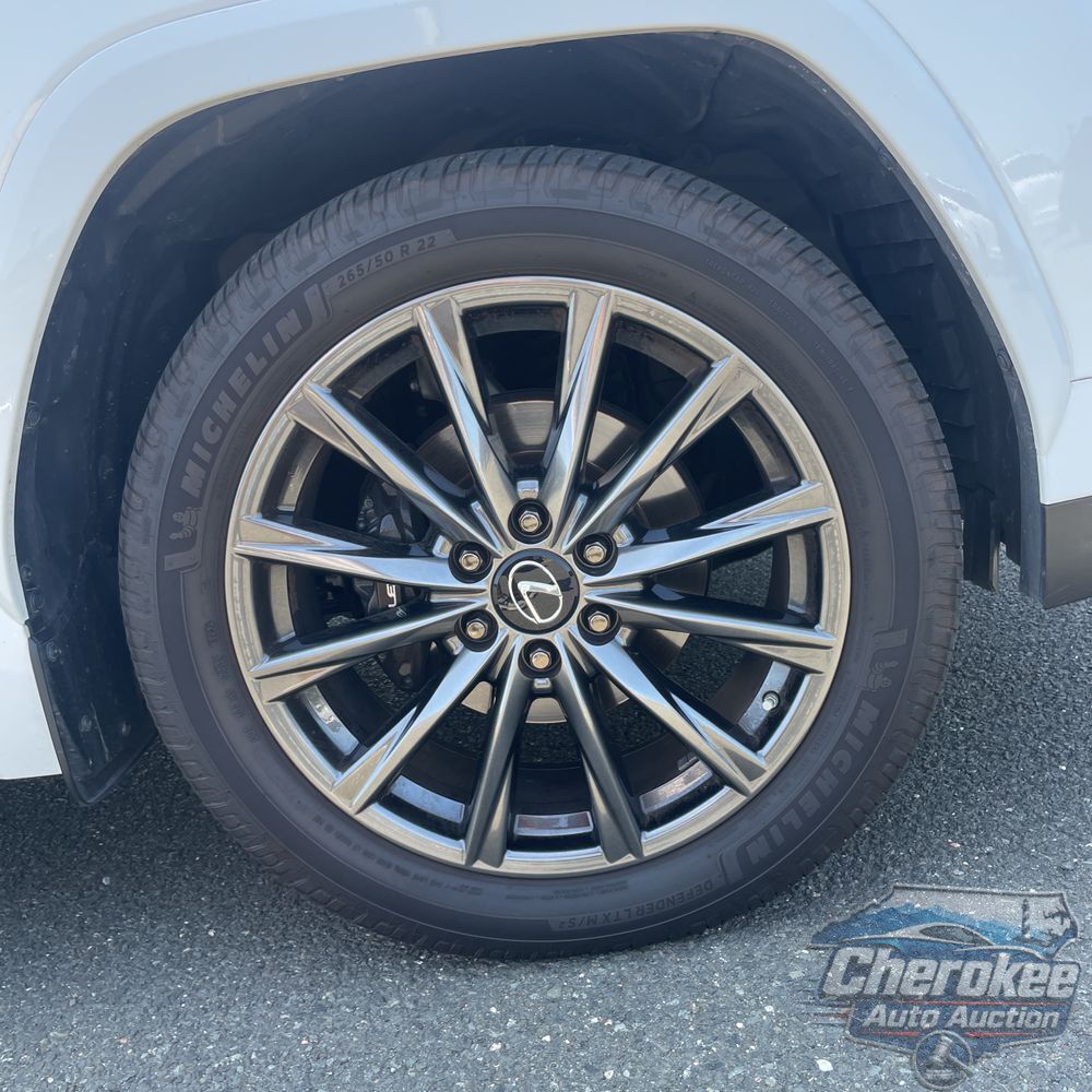 2023 Lexus LX 600 F SPORT Handling