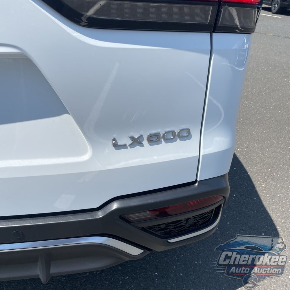 2023 Lexus LX 600 F SPORT Handling