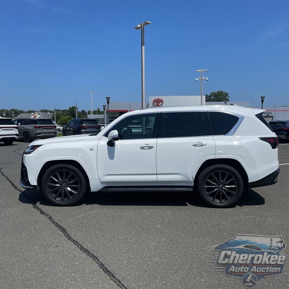 2023 Lexus LX 600 F SPORT Handling