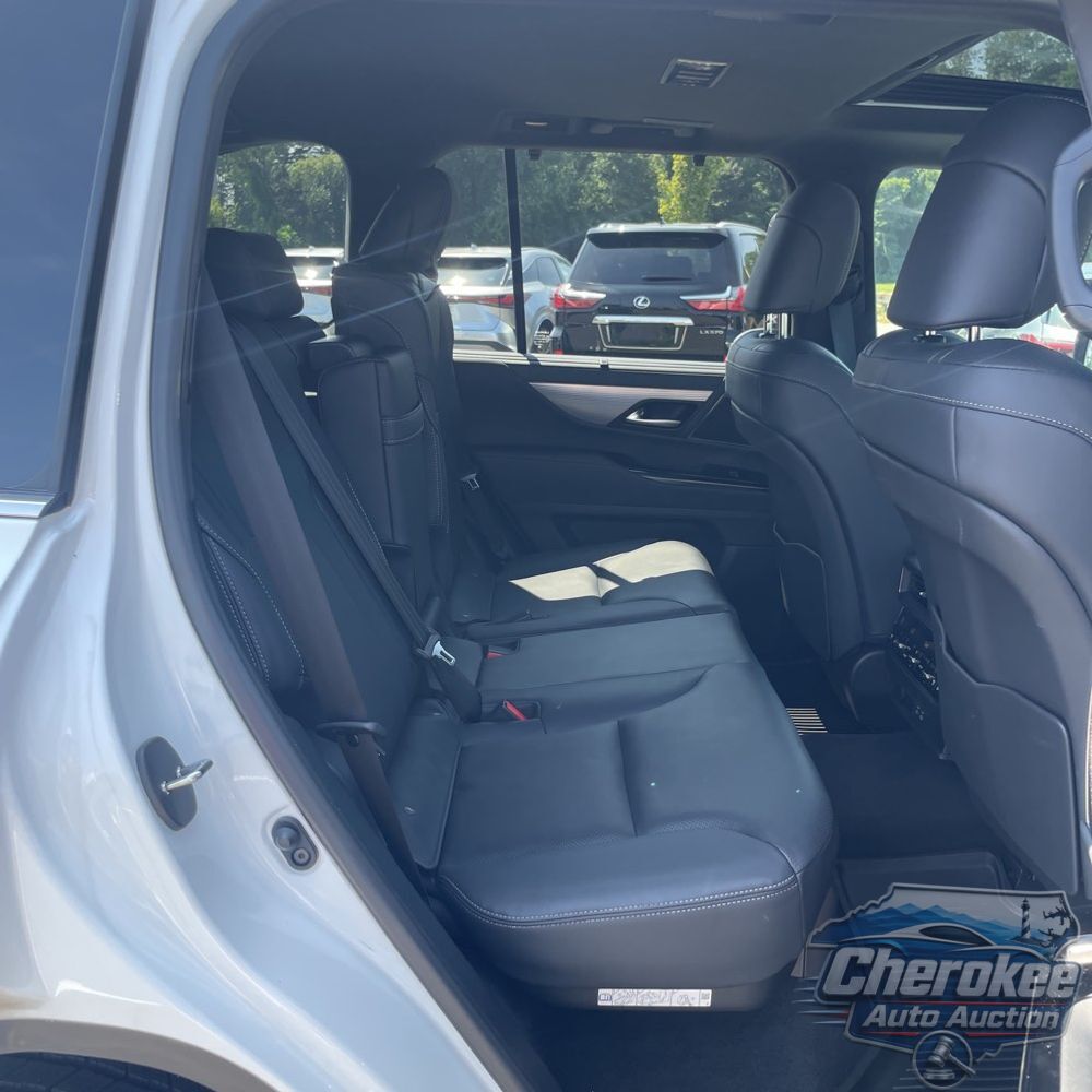 2023 Lexus LX 600 F SPORT Handling