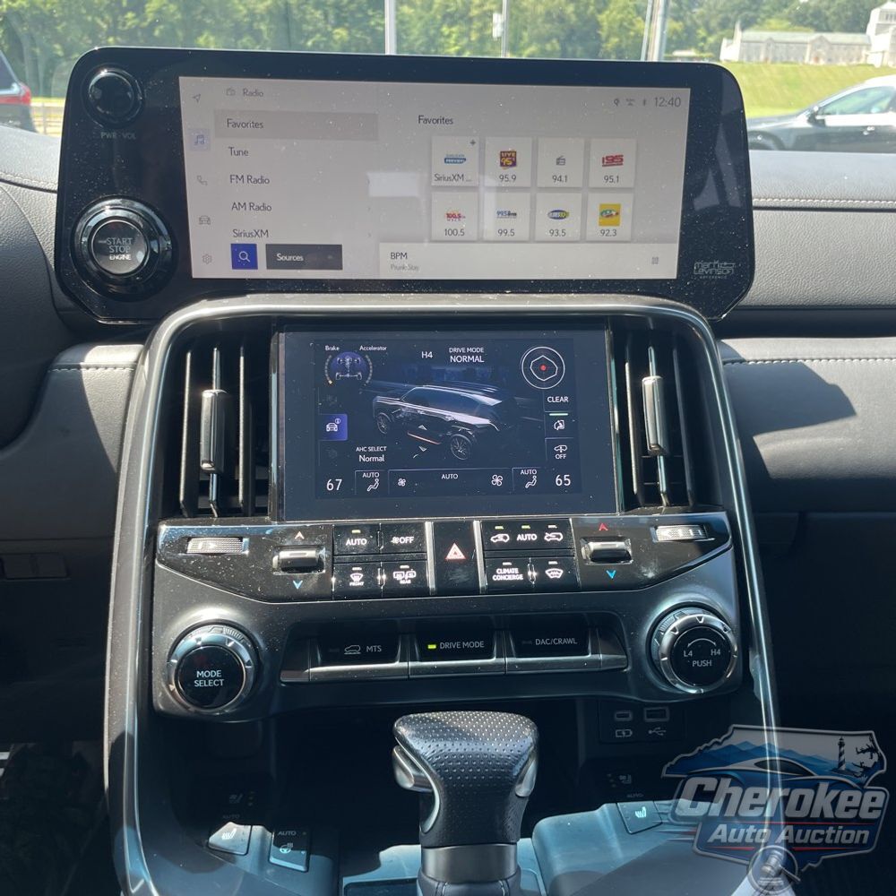 2023 Lexus LX 600 F SPORT Handling