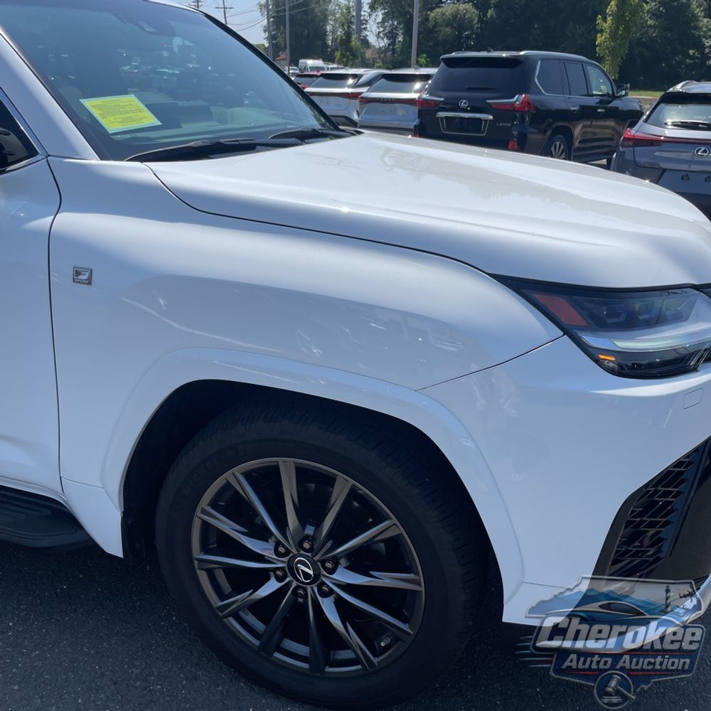 2023 Lexus LX 600 F SPORT Handling