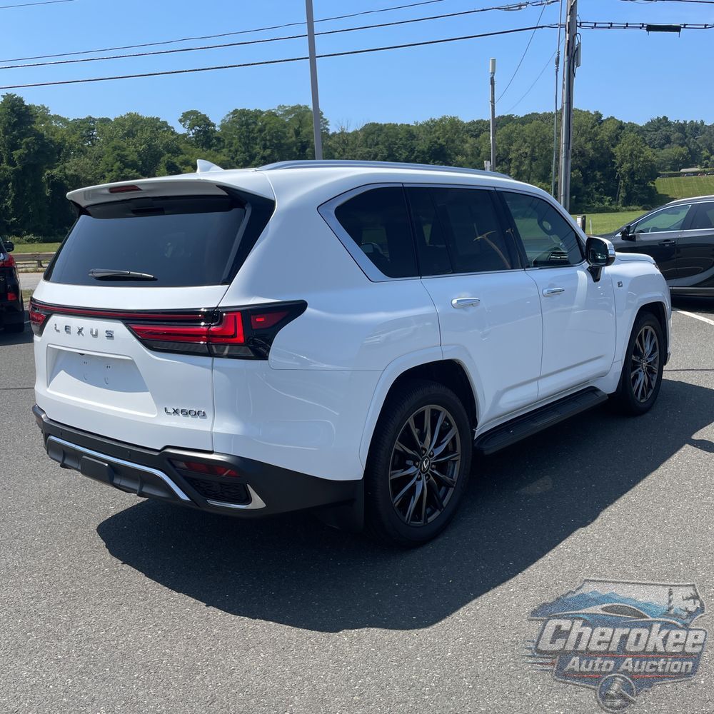 2023 Lexus LX 600 F SPORT Handling