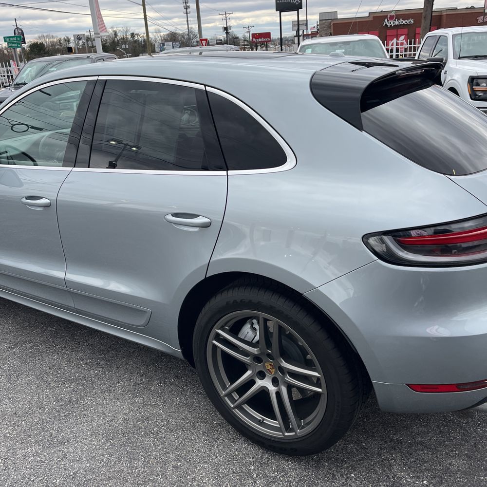 2021 Porsche Macan Turbo