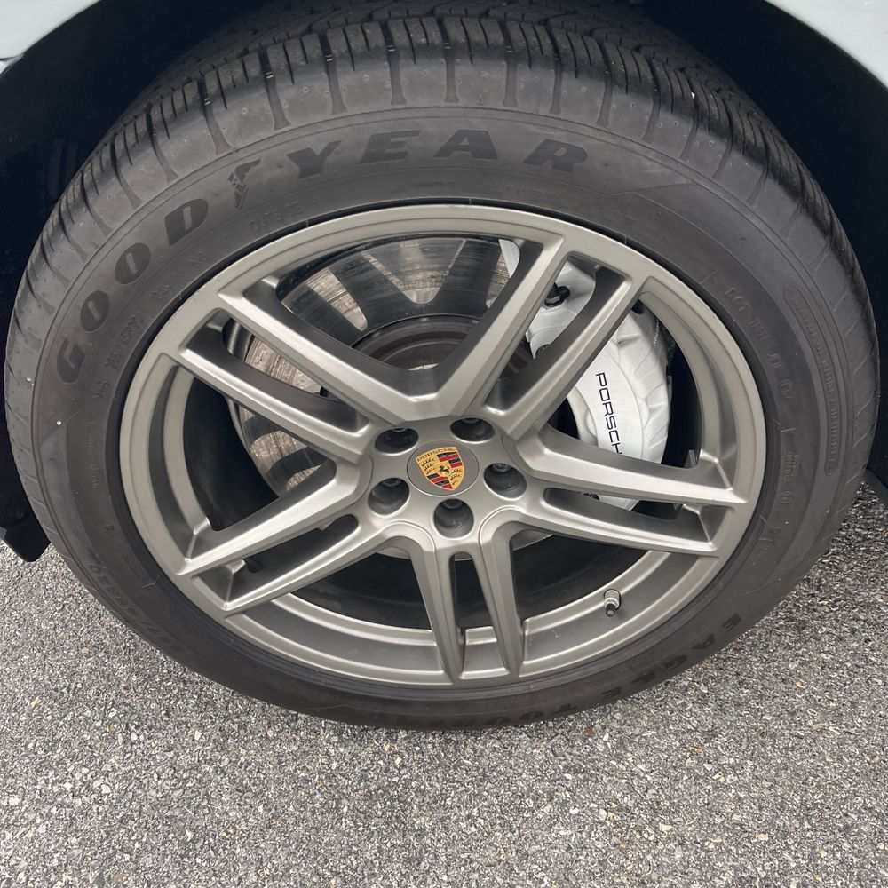 2021 Porsche Macan Turbo