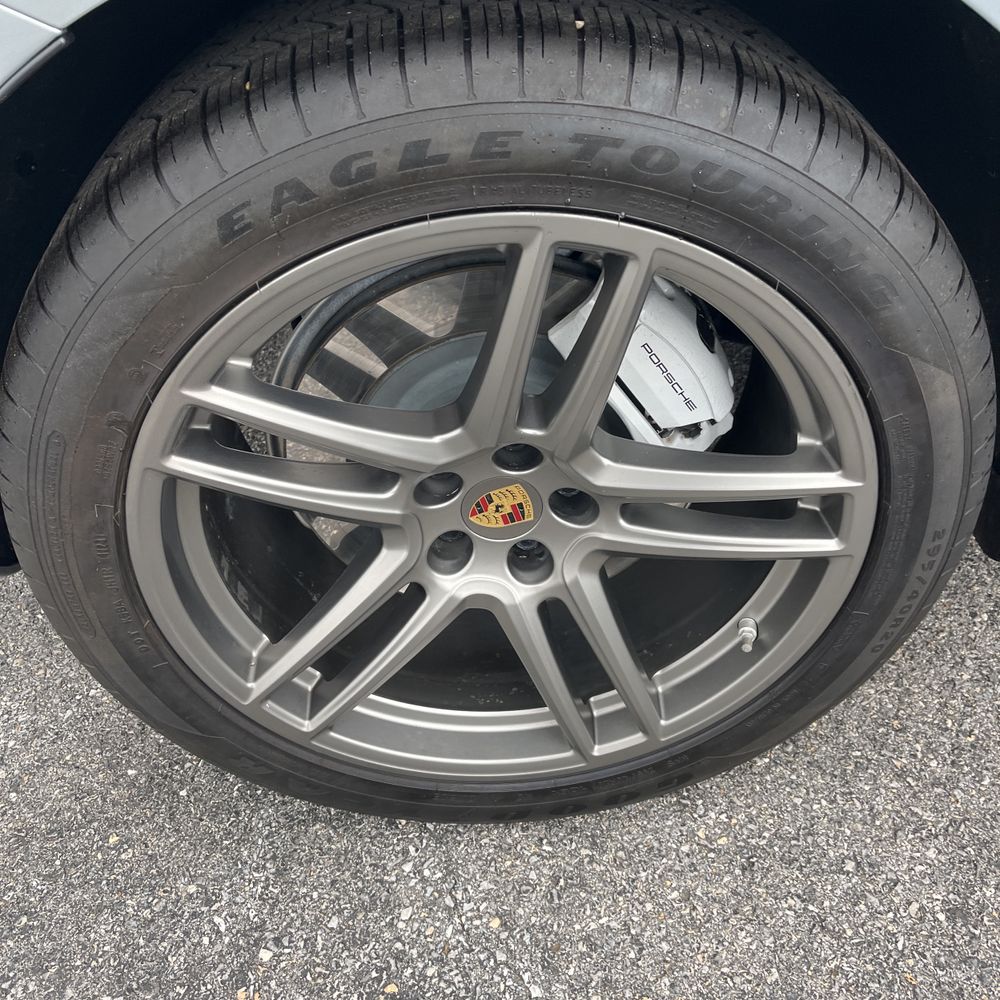 2021 Porsche Macan Turbo