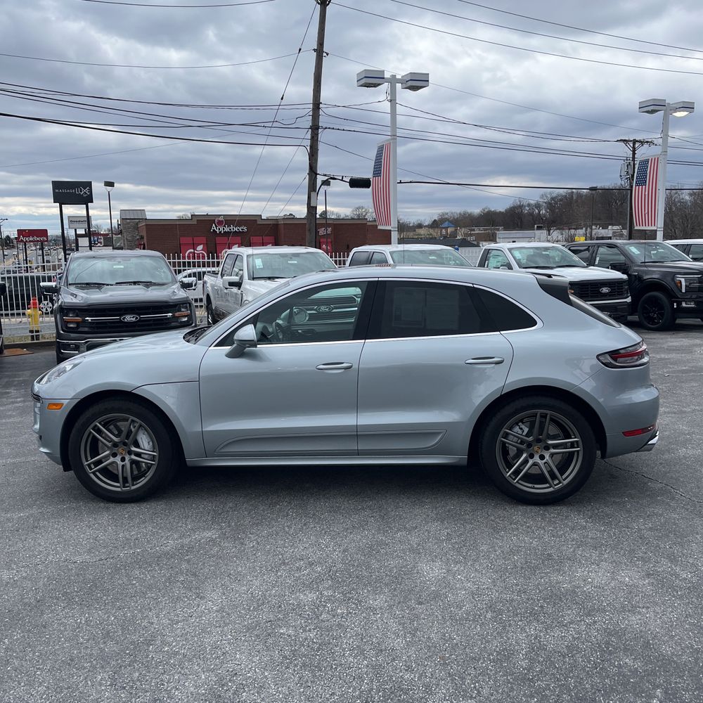 2021 Porsche Macan Turbo
