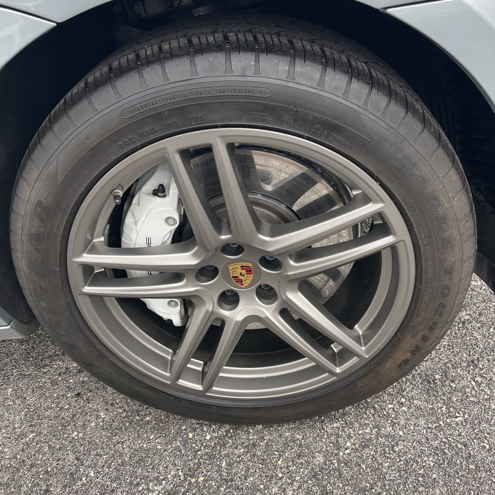 2021 Porsche Macan Turbo