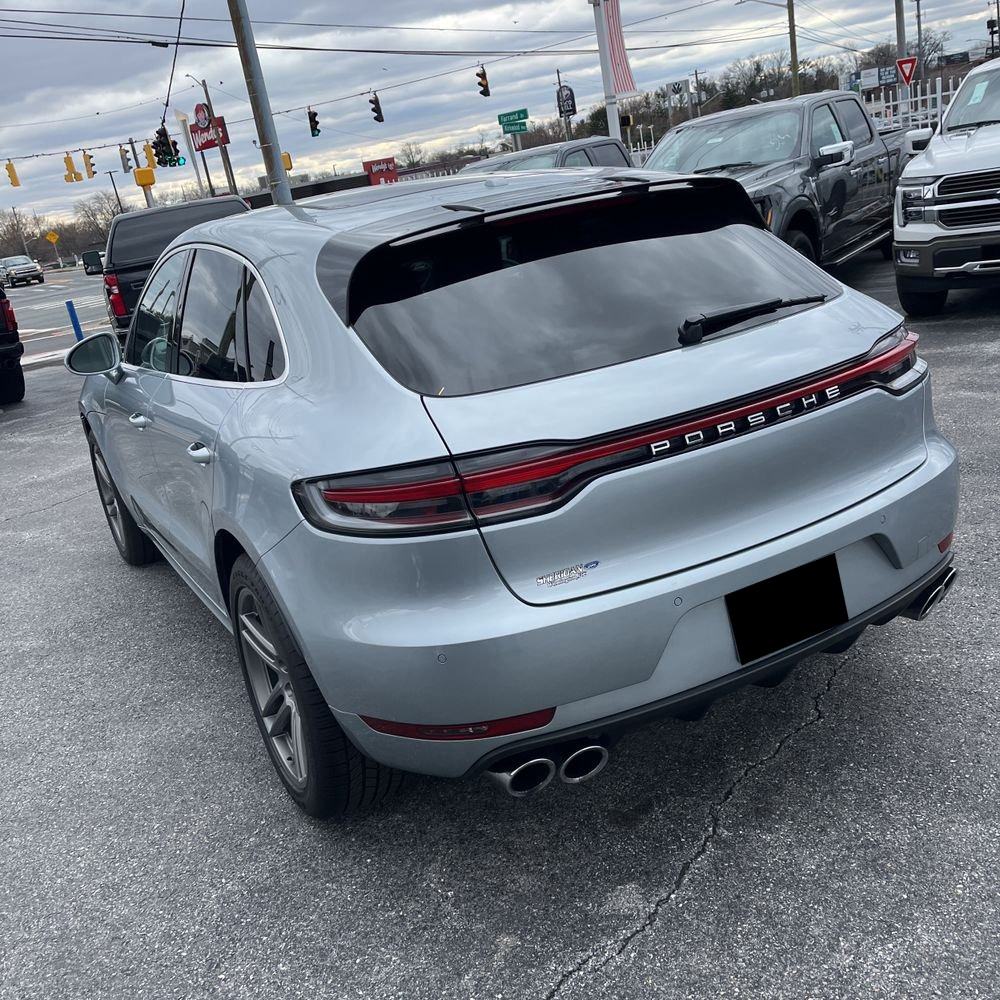 2021 Porsche Macan Turbo