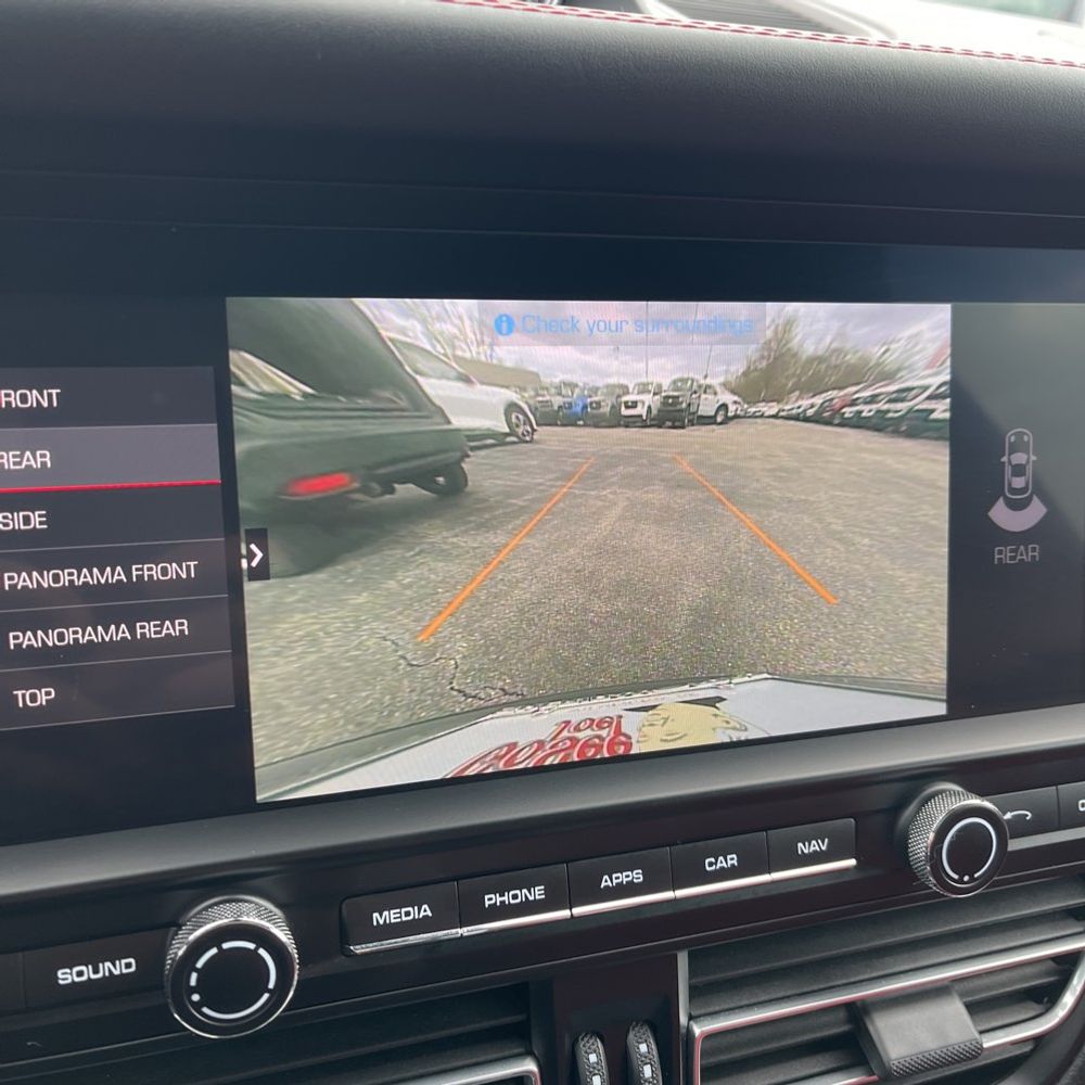 2021 Porsche Macan Turbo