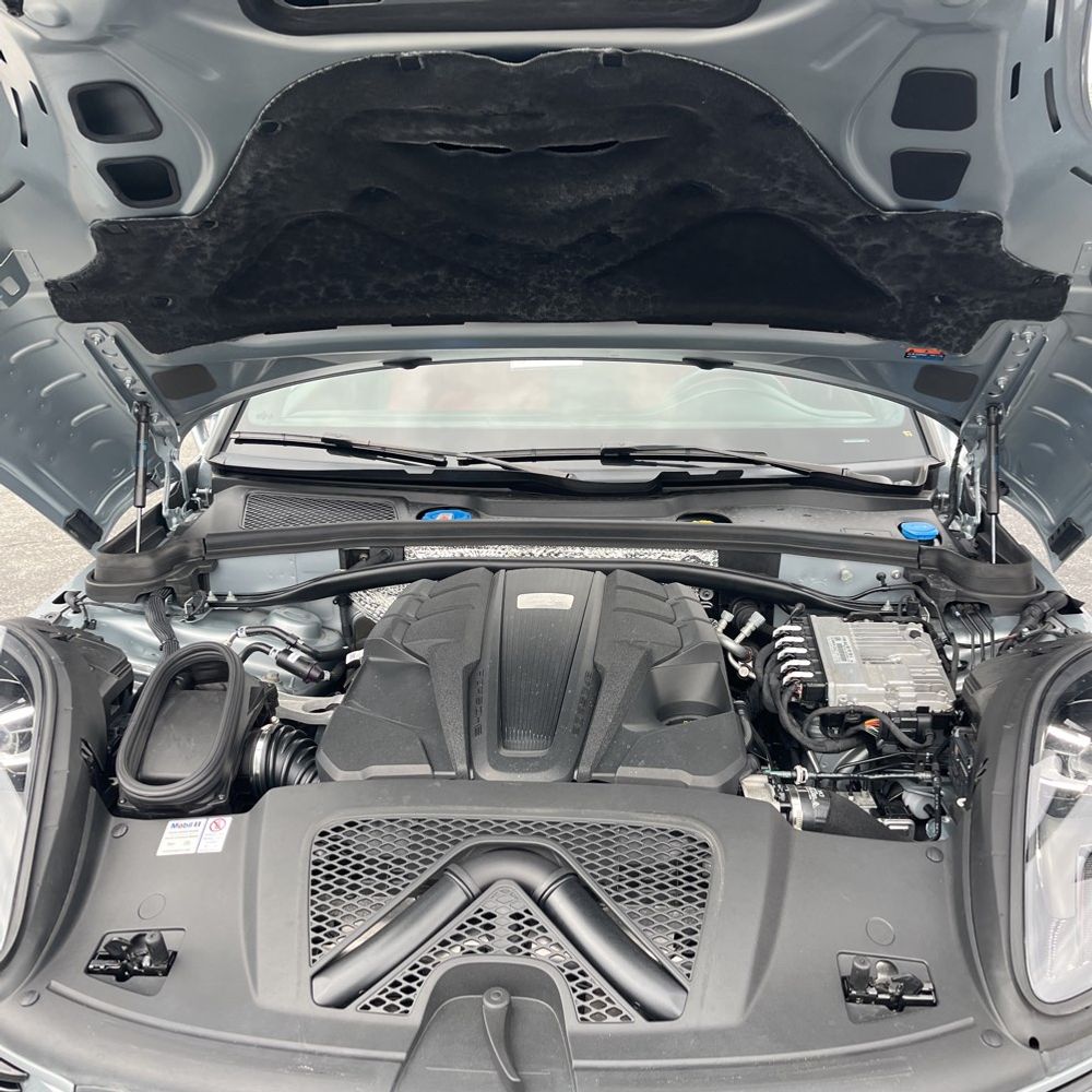 2021 Porsche Macan Turbo