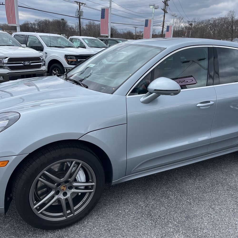 2021 Porsche Macan Turbo