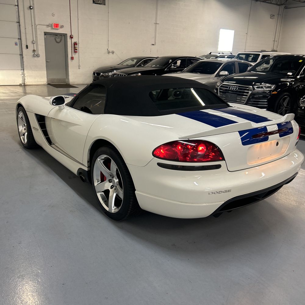 2005 Dodge Viper SRT-10
