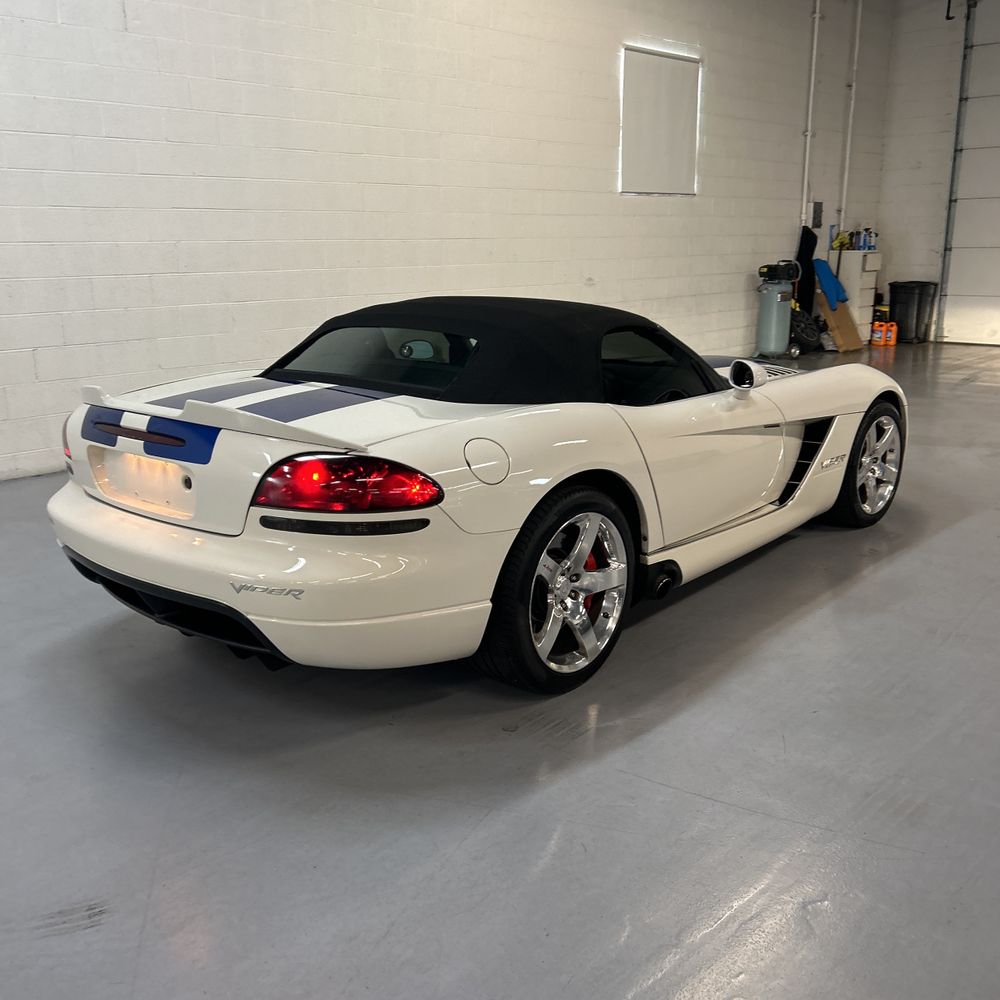 2005 Dodge Viper SRT-10