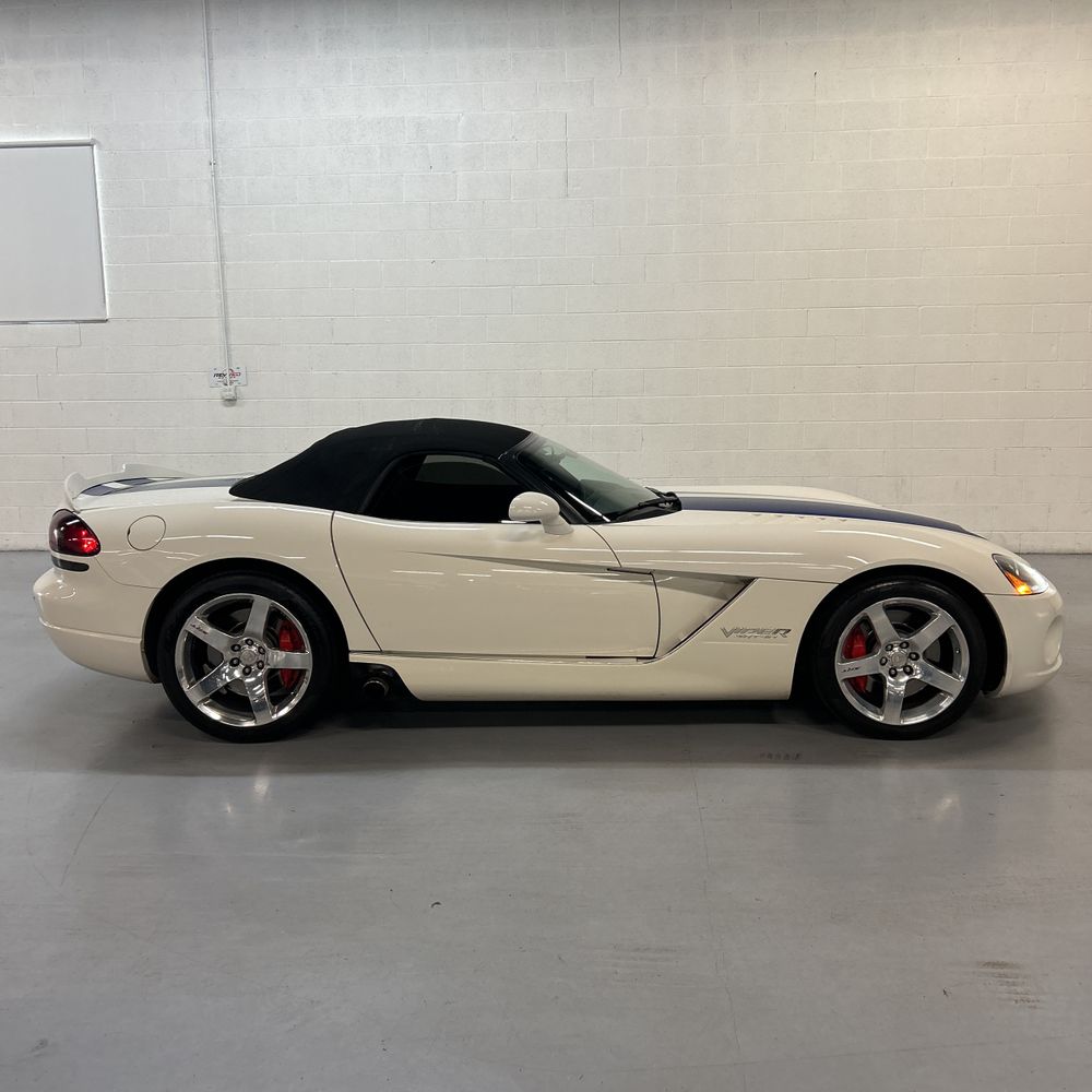 2005 Dodge Viper SRT-10