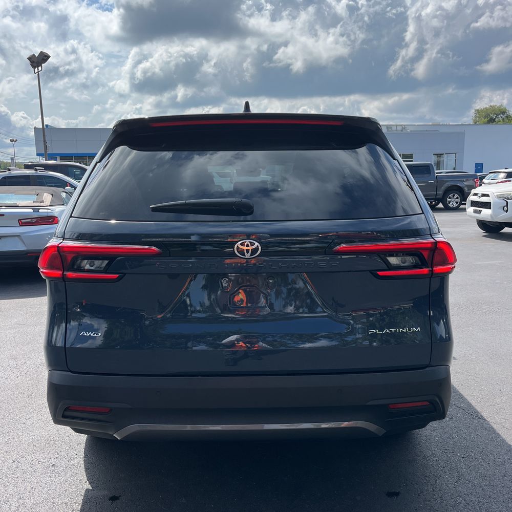 2024 Toyota Grand Highlander Platinum