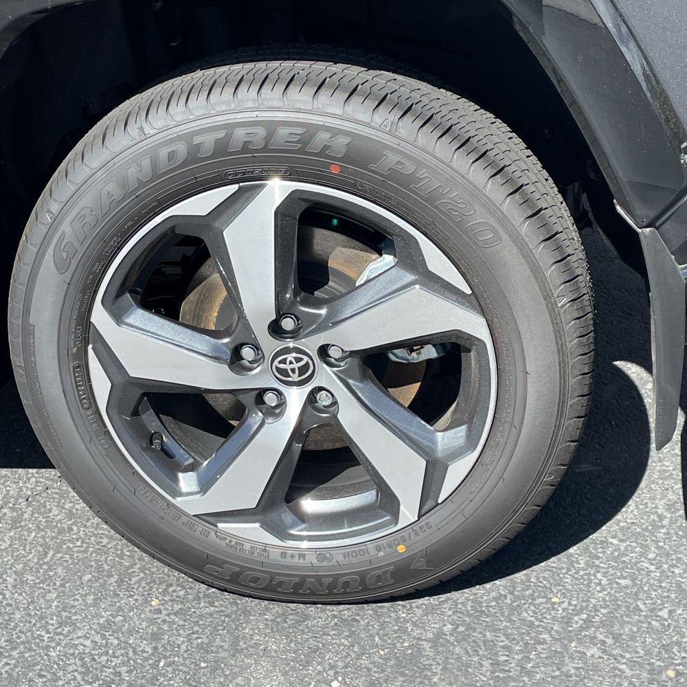 2025 Toyota RAV4 Plug-in Hybrid SE