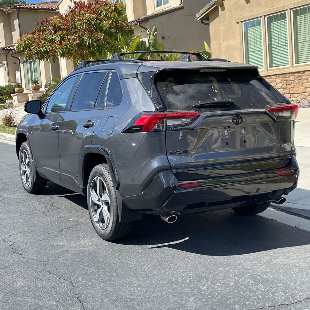 2025 Toyota RAV4 Plug-in Hybrid SE