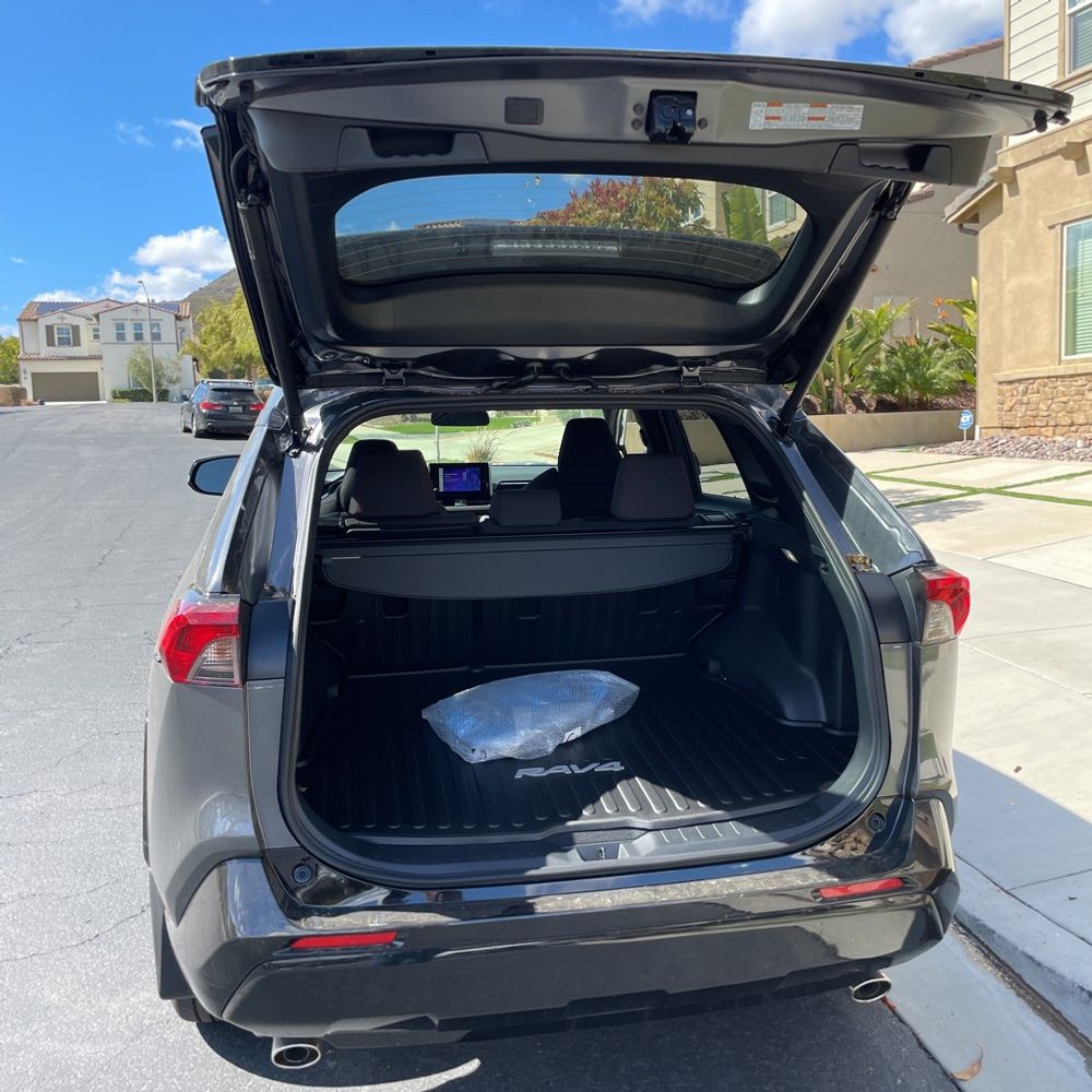 2025 Toyota RAV4 Plug-in Hybrid SE
