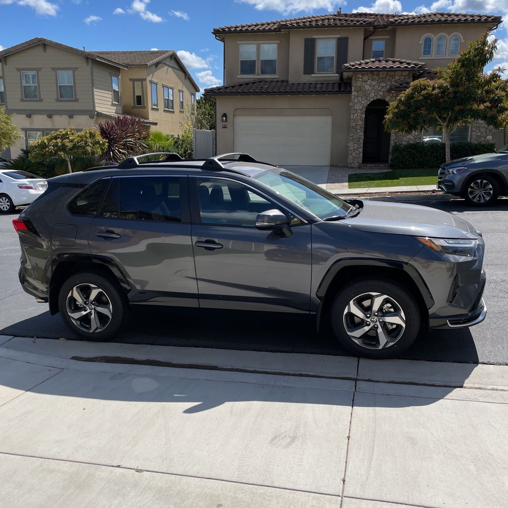 2025 Toyota RAV4 Plug-in Hybrid SE