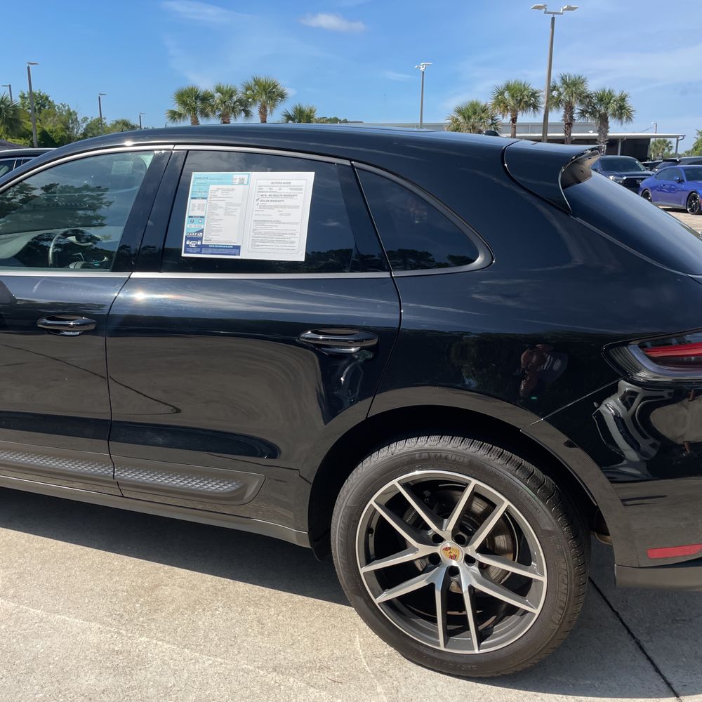 2024 Porsche Macan Base