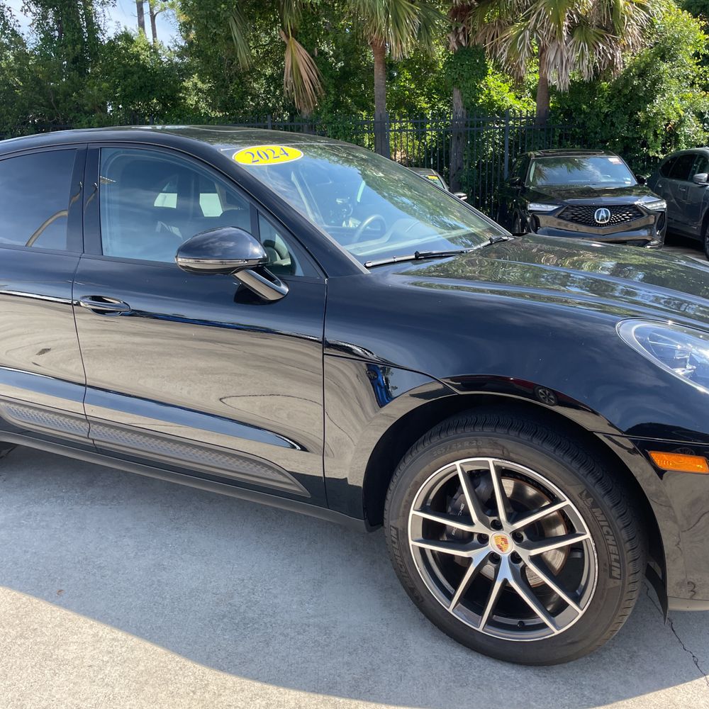 2024 Porsche Macan Base