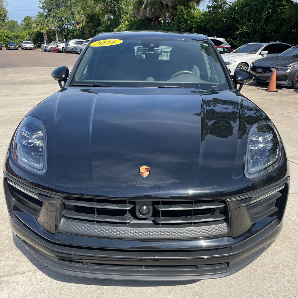 2024 Porsche Macan Base