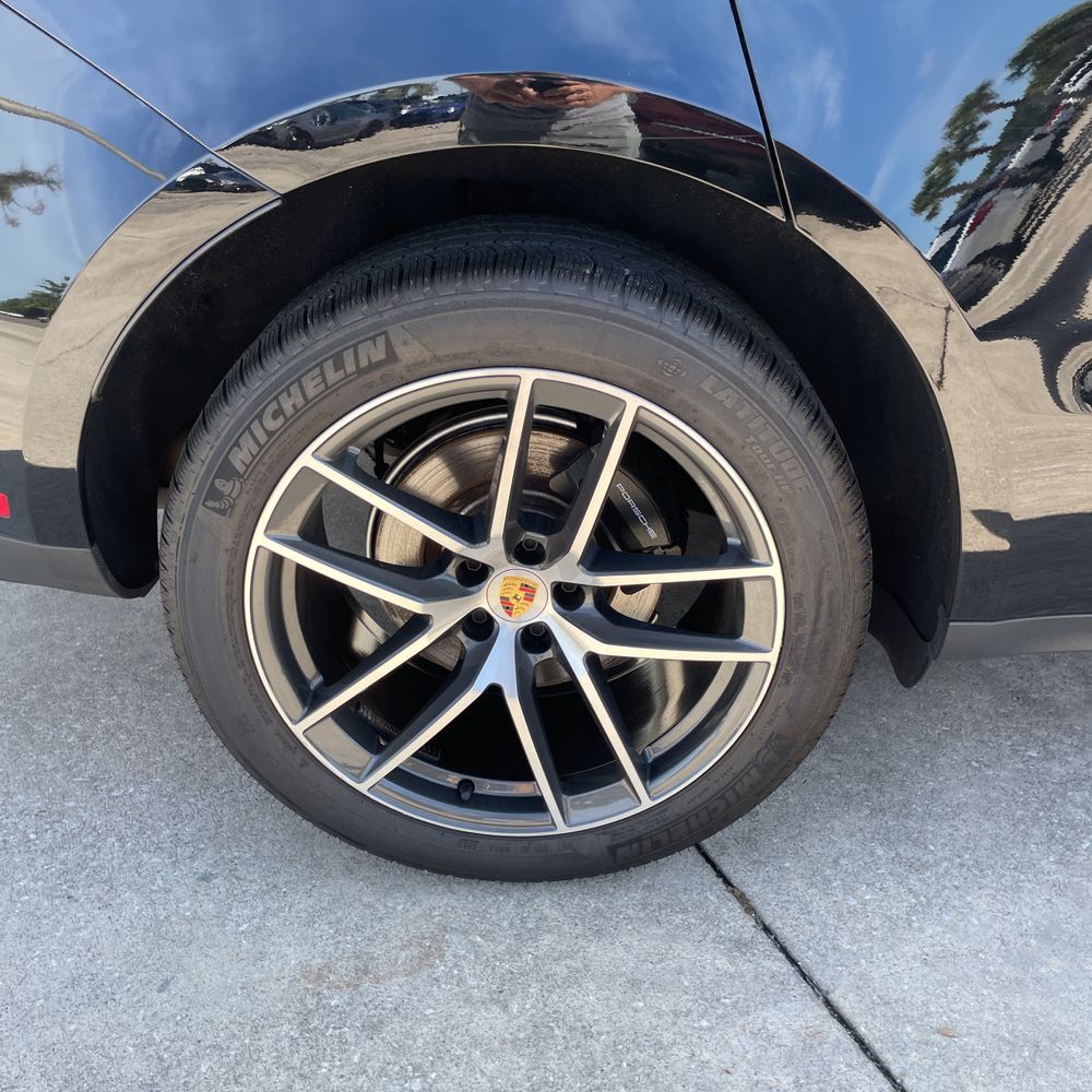 2024 Porsche Macan Base