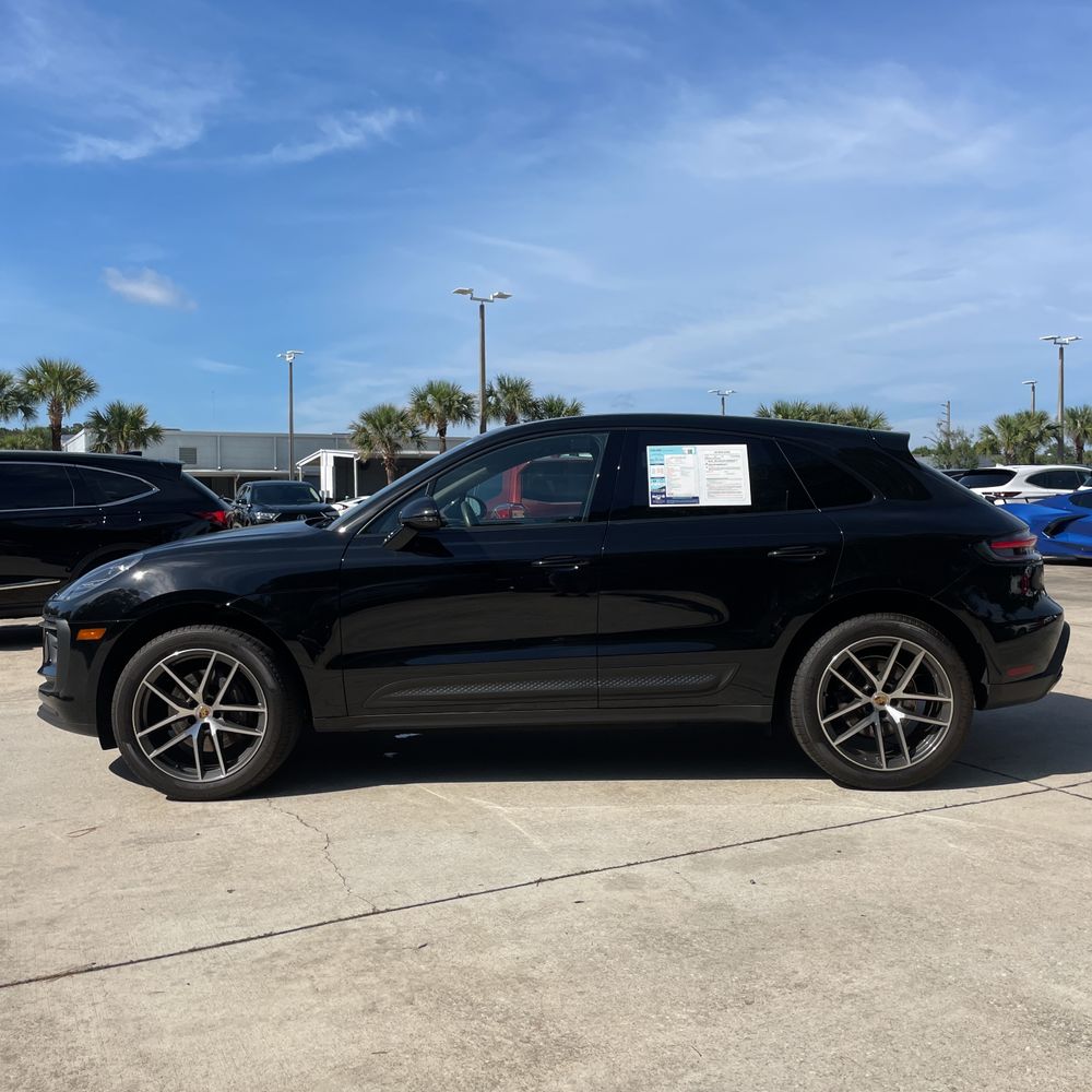 2024 Porsche Macan Base