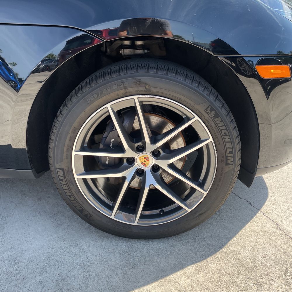 2024 Porsche Macan Base