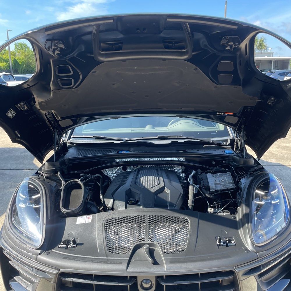 2024 Porsche Macan Base