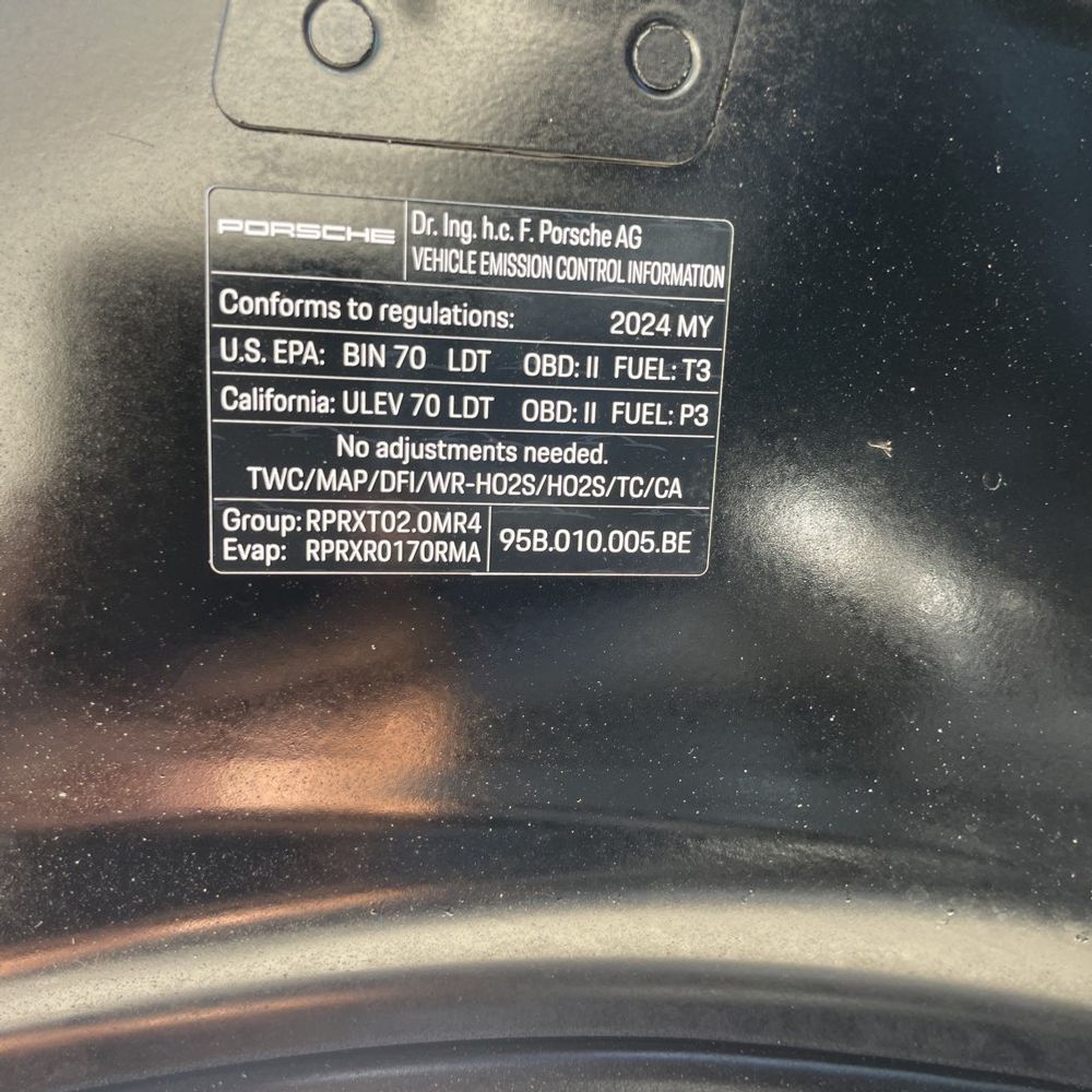 2024 Porsche Macan Base