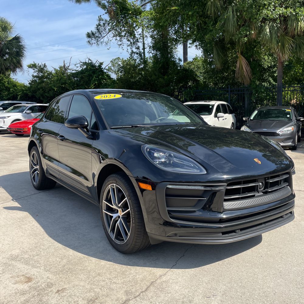 2024 Porsche Macan Base