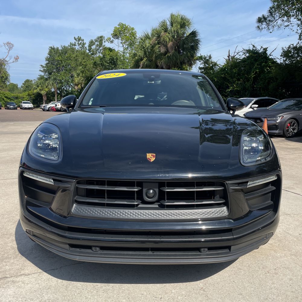 2024 Porsche Macan Base