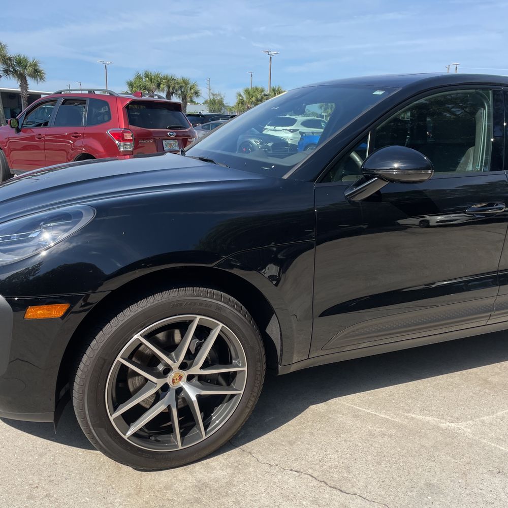 2024 Porsche Macan Base