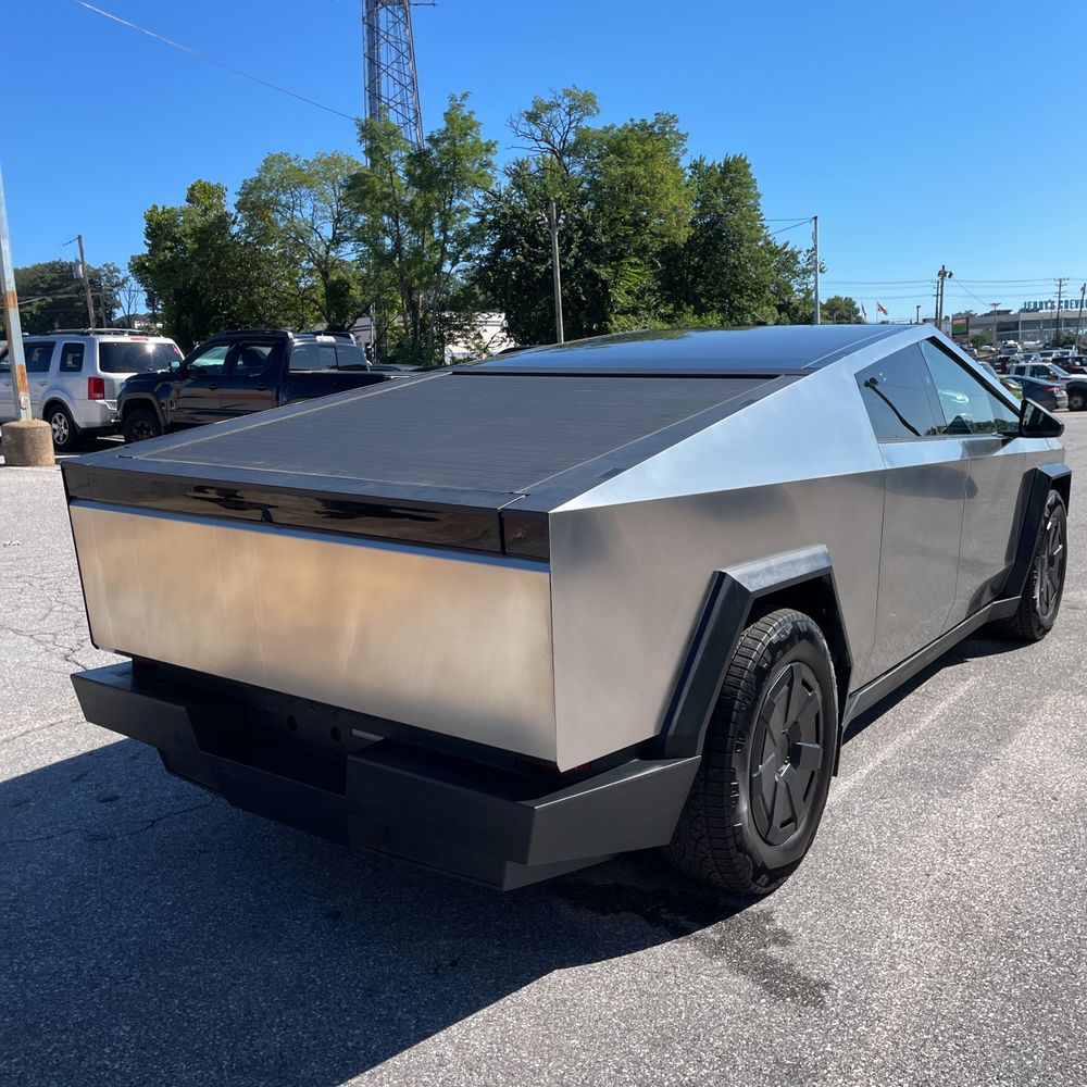 2024 Tesla Cybertruck Base