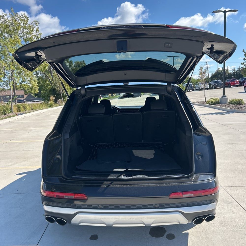 2022 Audi SQ7 Prestige